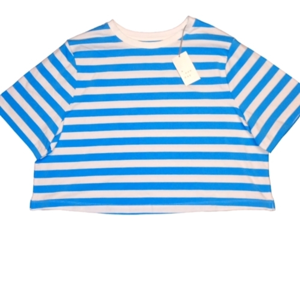 NWT Striped Cropped Tee